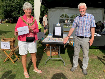 Abbots Autumn Fest 2025 Treasure Hunt - click photo for solution
